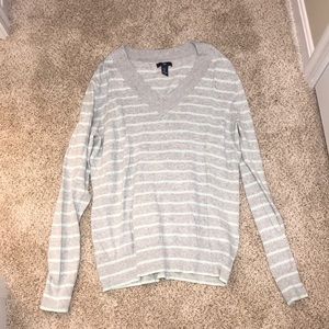 Gap V-Neck sweater